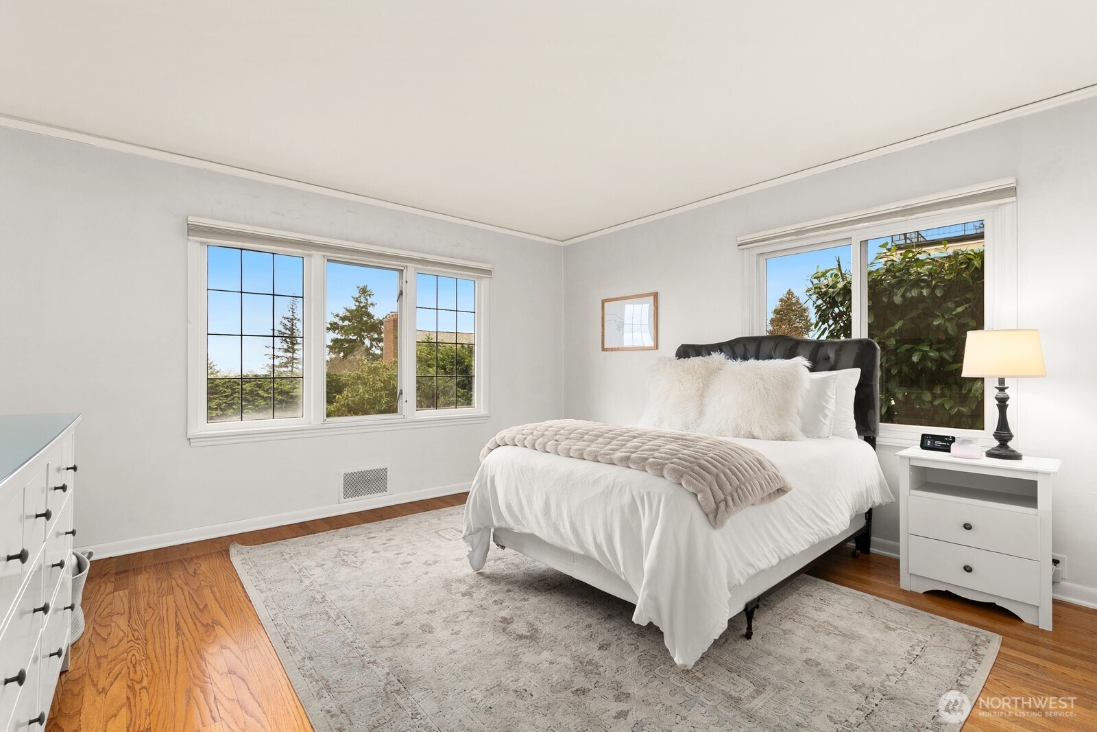 2803 Magnolia Boulevard W