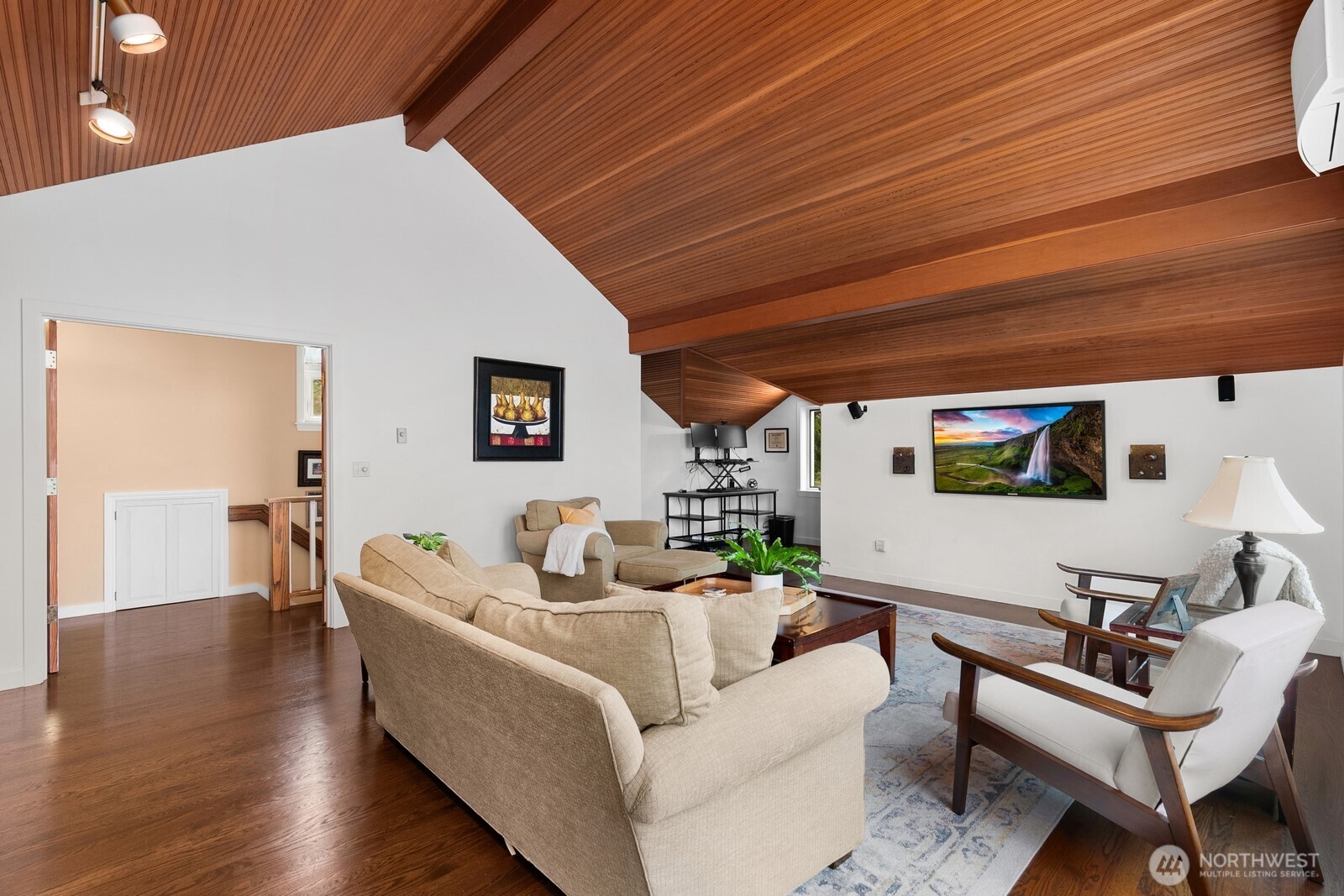 2803 Magnolia Boulevard W