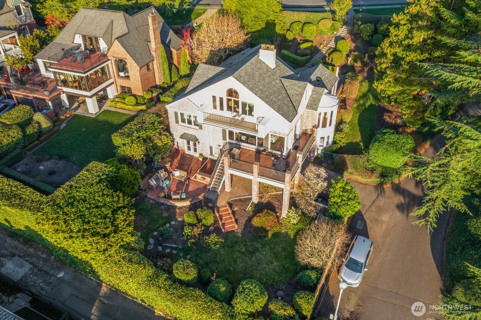 2803 Magnolia Boulevard W