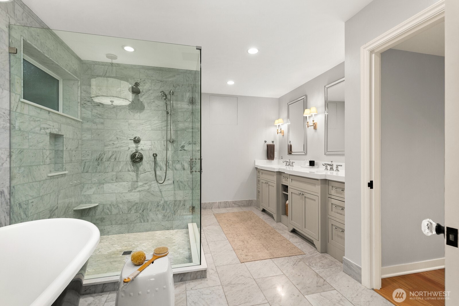 2803 Magnolia Boulevard W