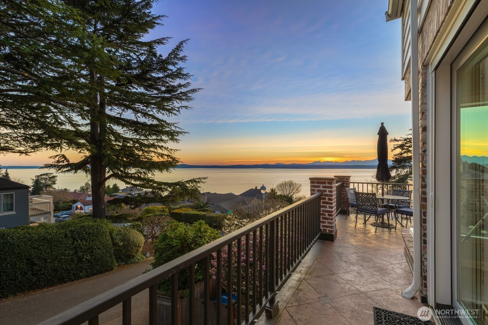 2803 Magnolia Boulevard W