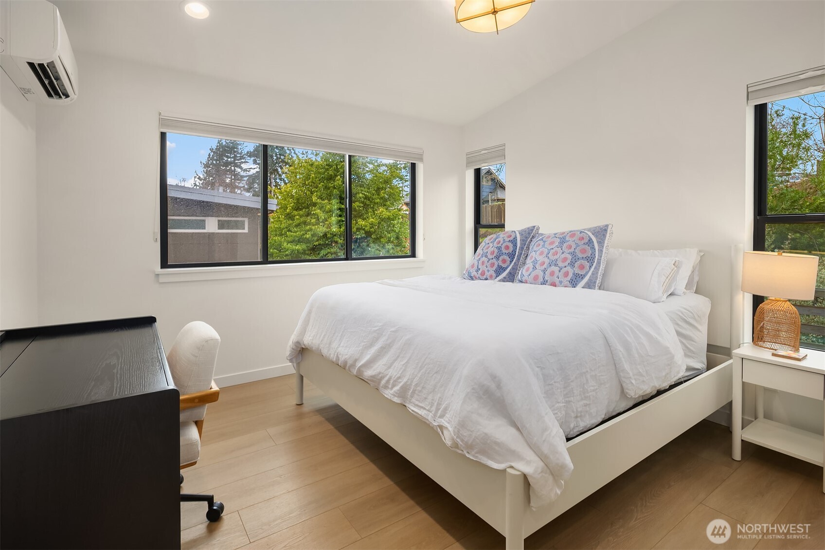 4009 33rd Avenue W Unit: B