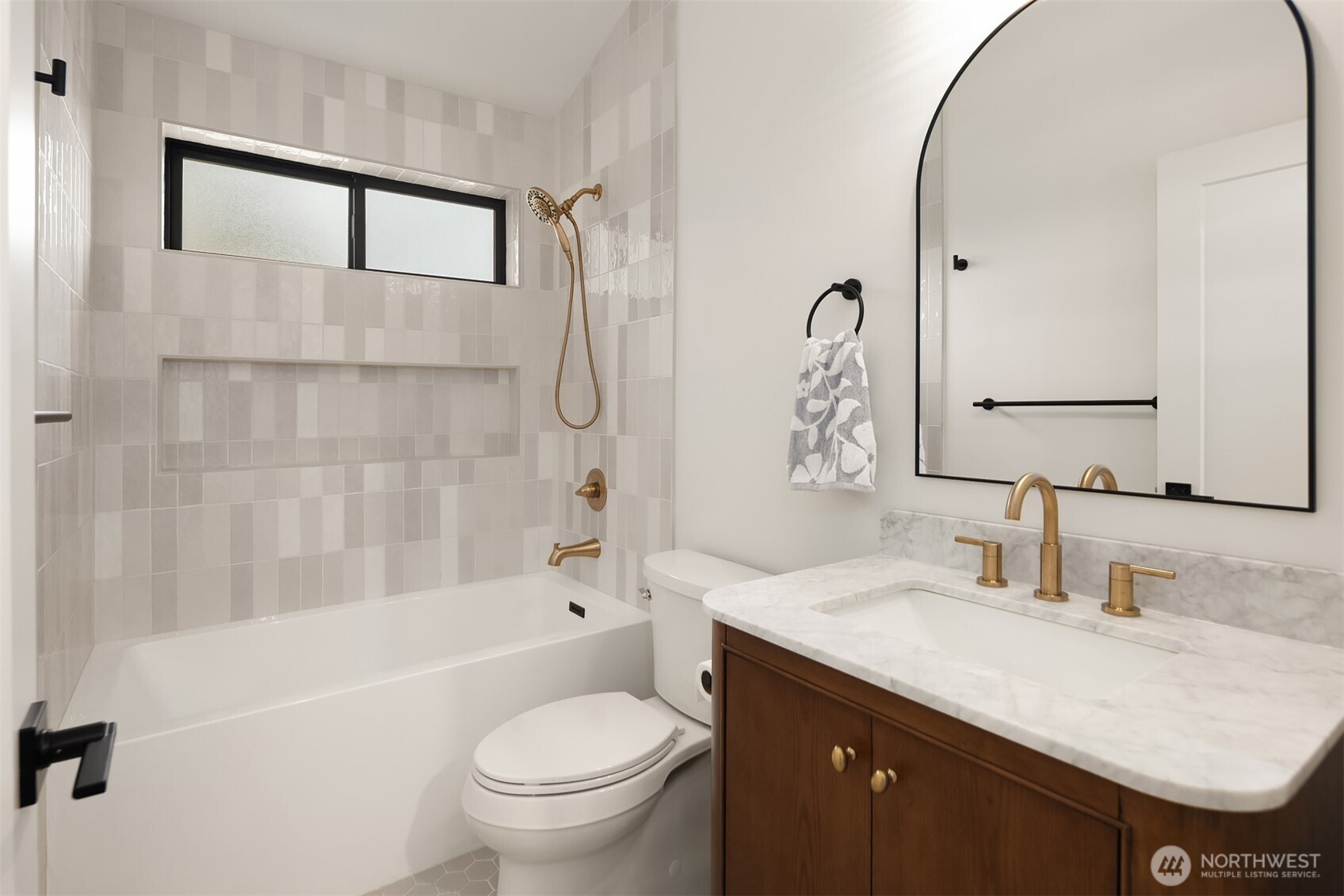 4009 33rd Avenue W Unit: B