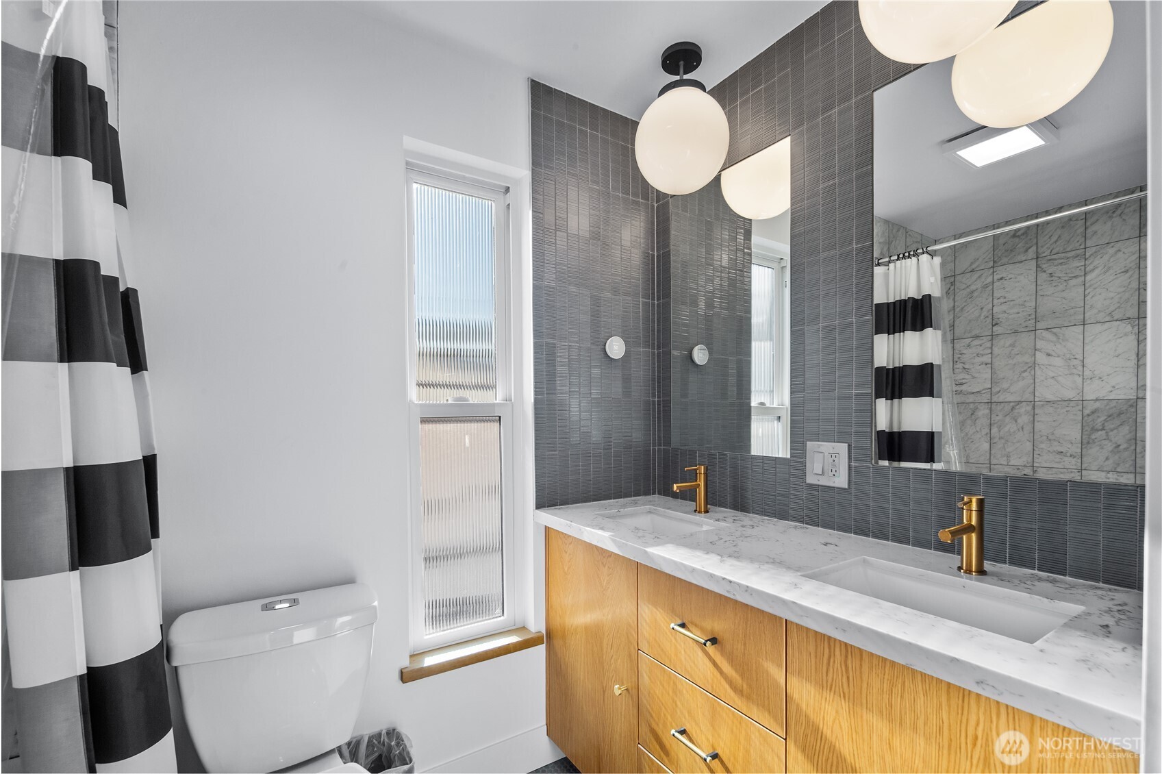 2309 N Northlake Way Unit: 13
