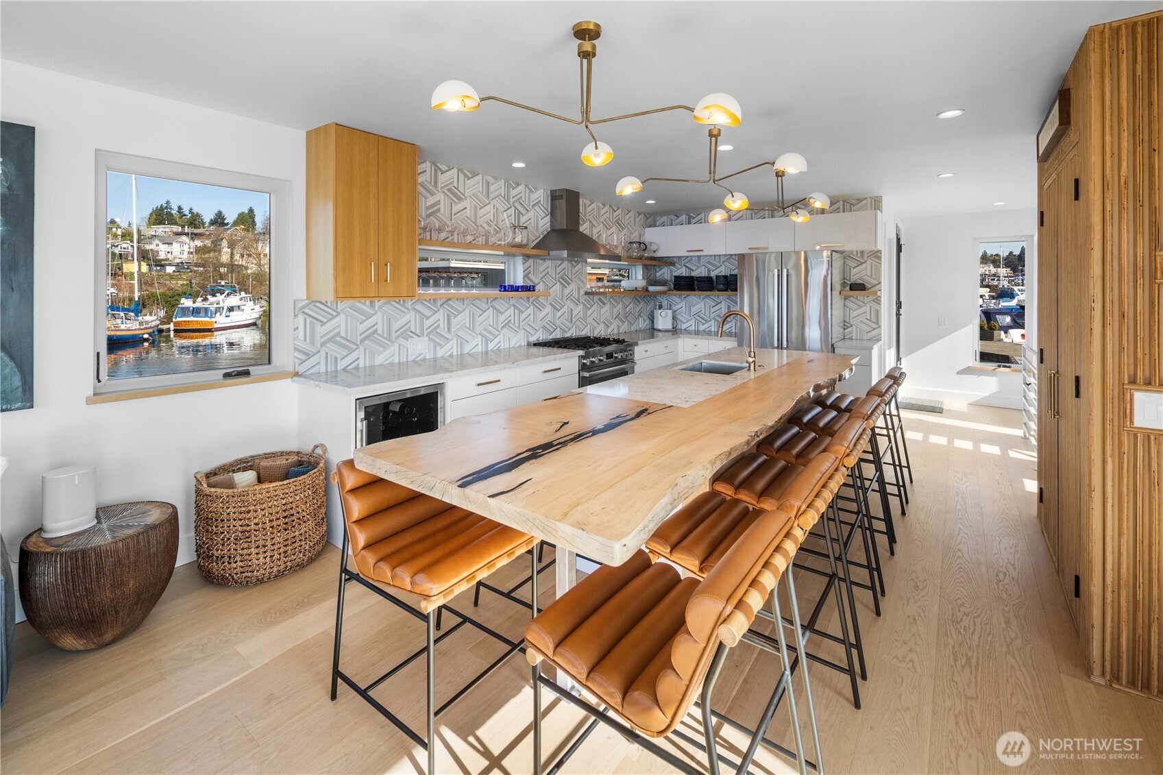 2309 N Northlake Way Unit: 13