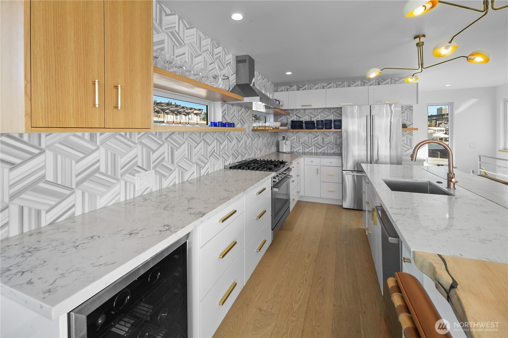 2309 N Northlake Way Unit: 13