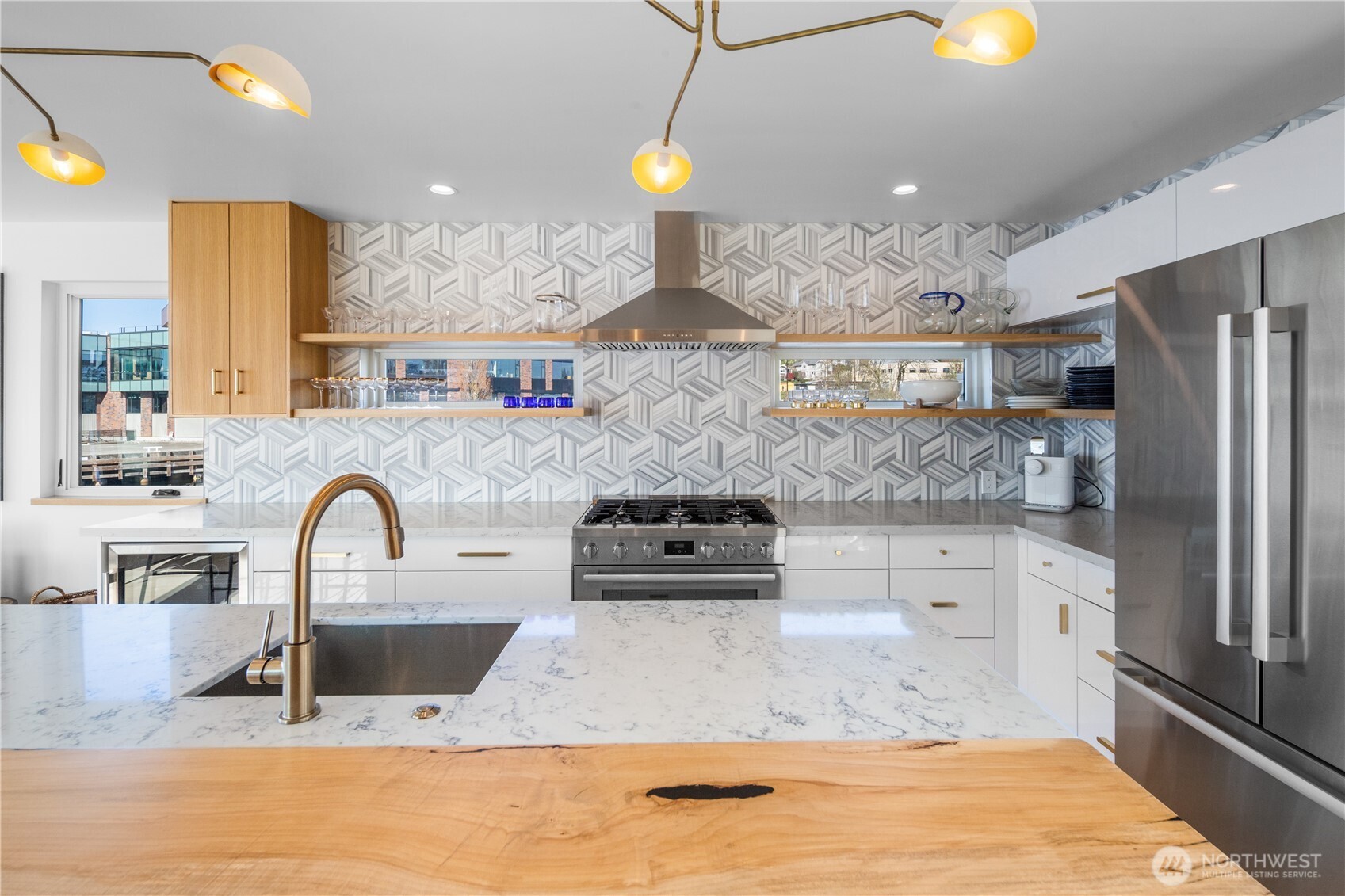 2309 N Northlake Way Unit: 13