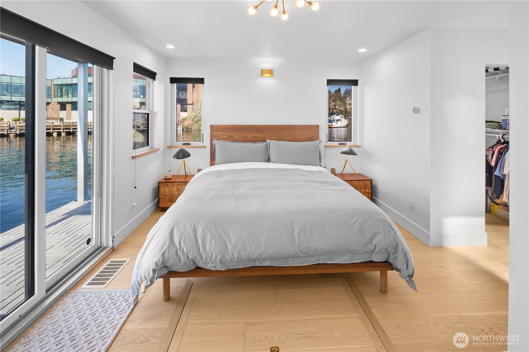 2309 N Northlake Way Unit: 13
