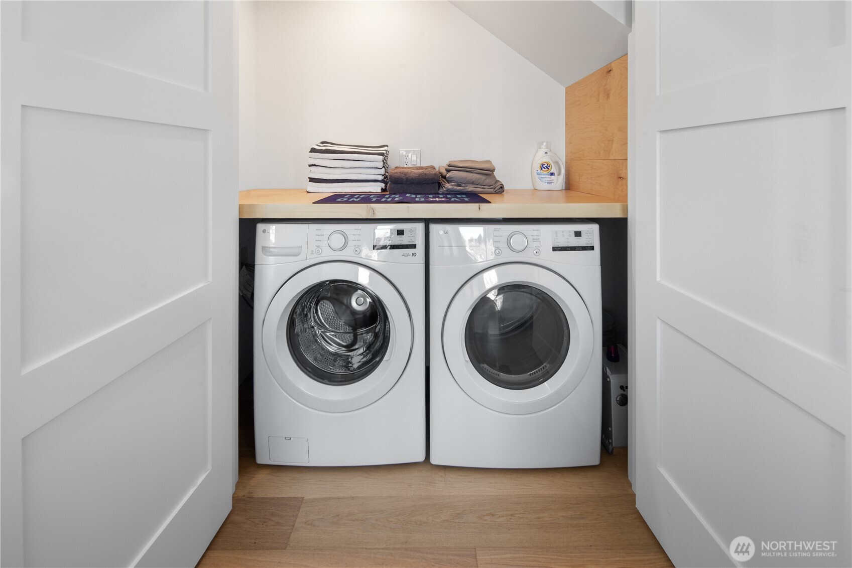 2309 N Northlake Way Unit: 13