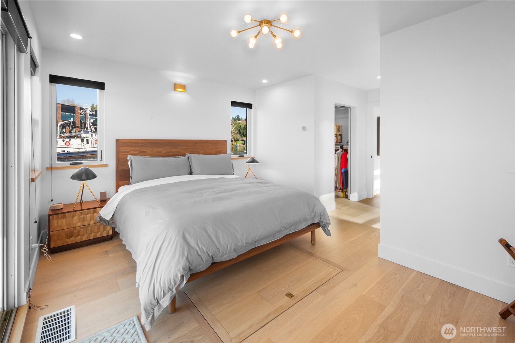 2309 N Northlake Way Unit: 13