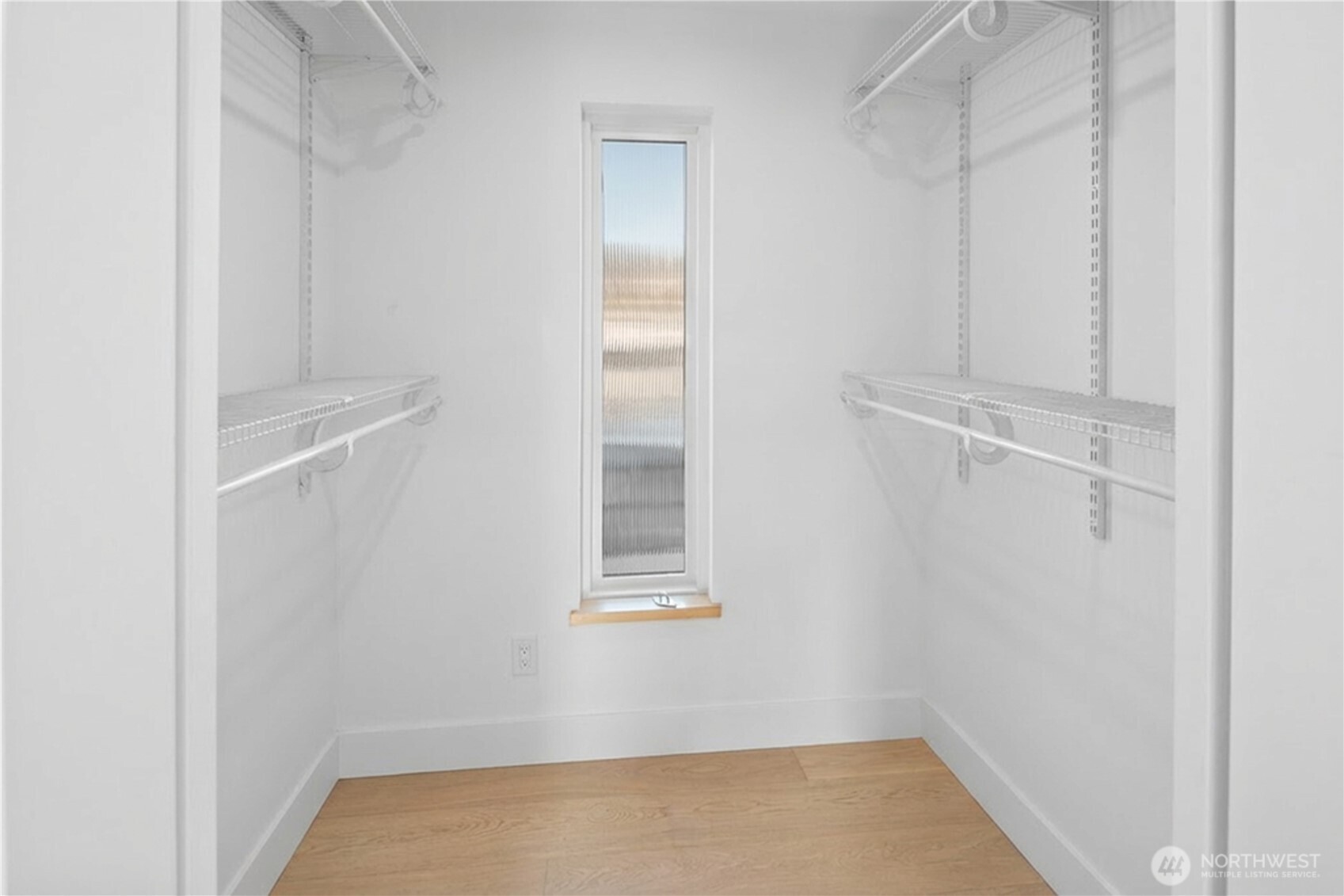 2309 N Northlake Way Unit: 13