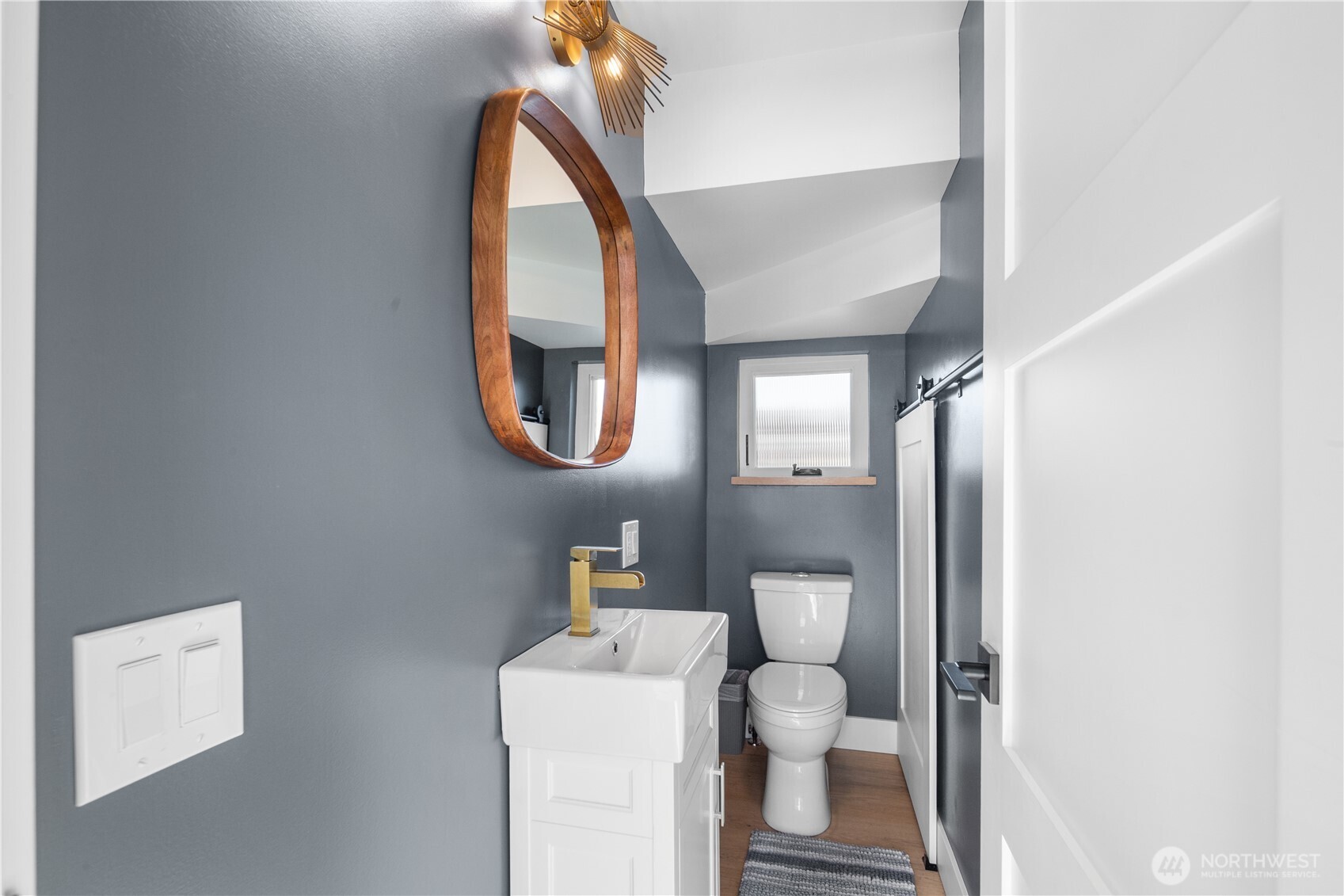 2309 N Northlake Way Unit: 13