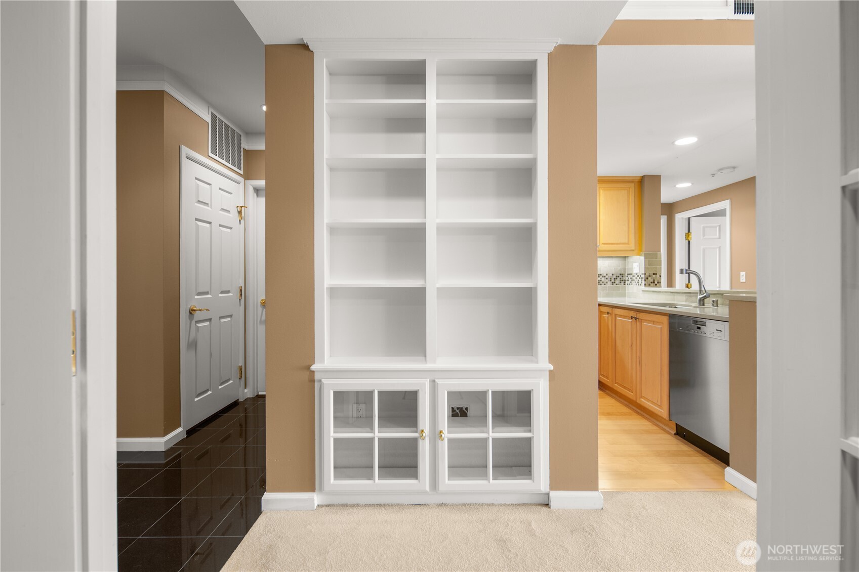3300 Meridian Avenue N Unit: 302