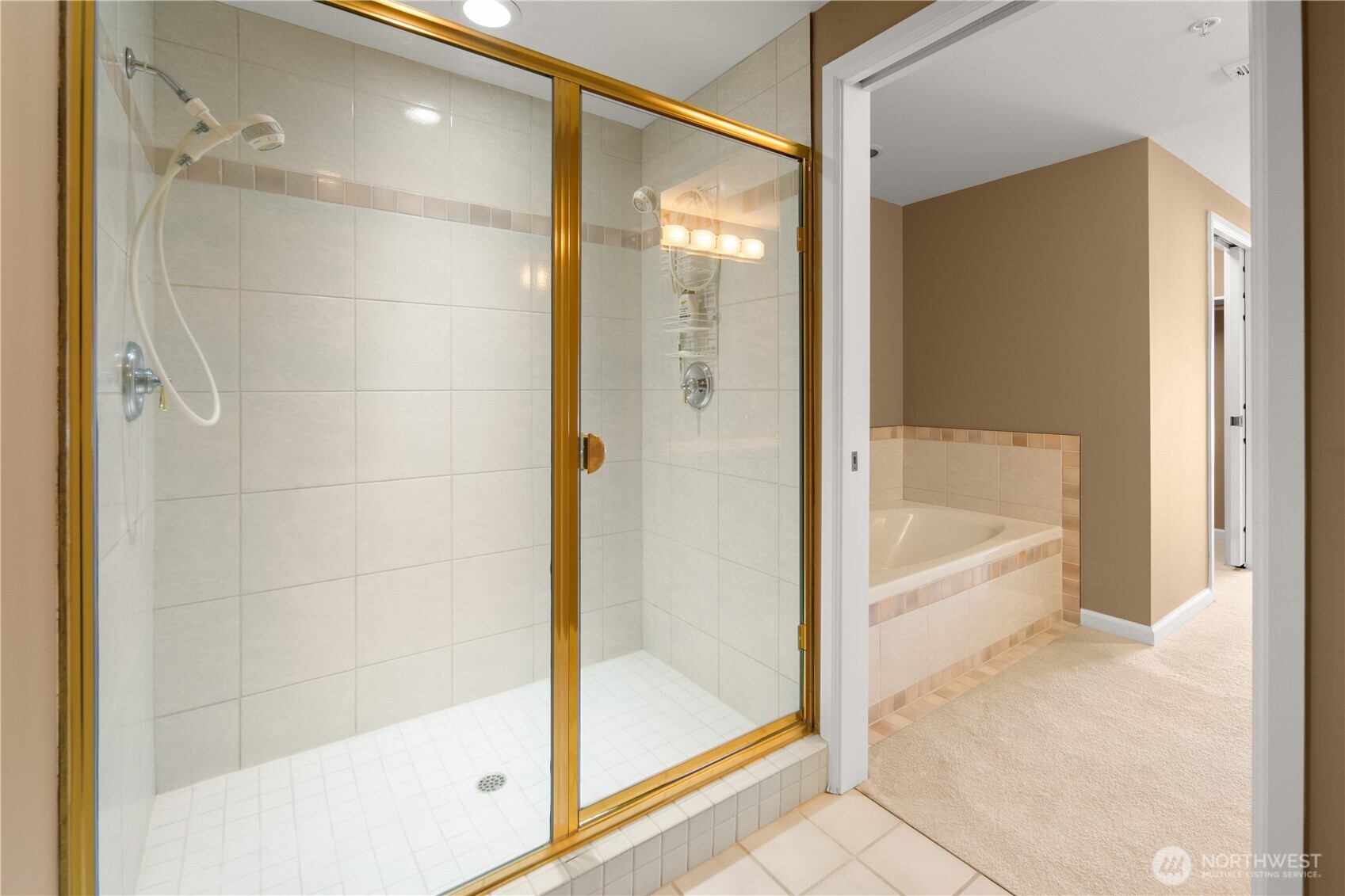 3300 Meridian Avenue N Unit: 302