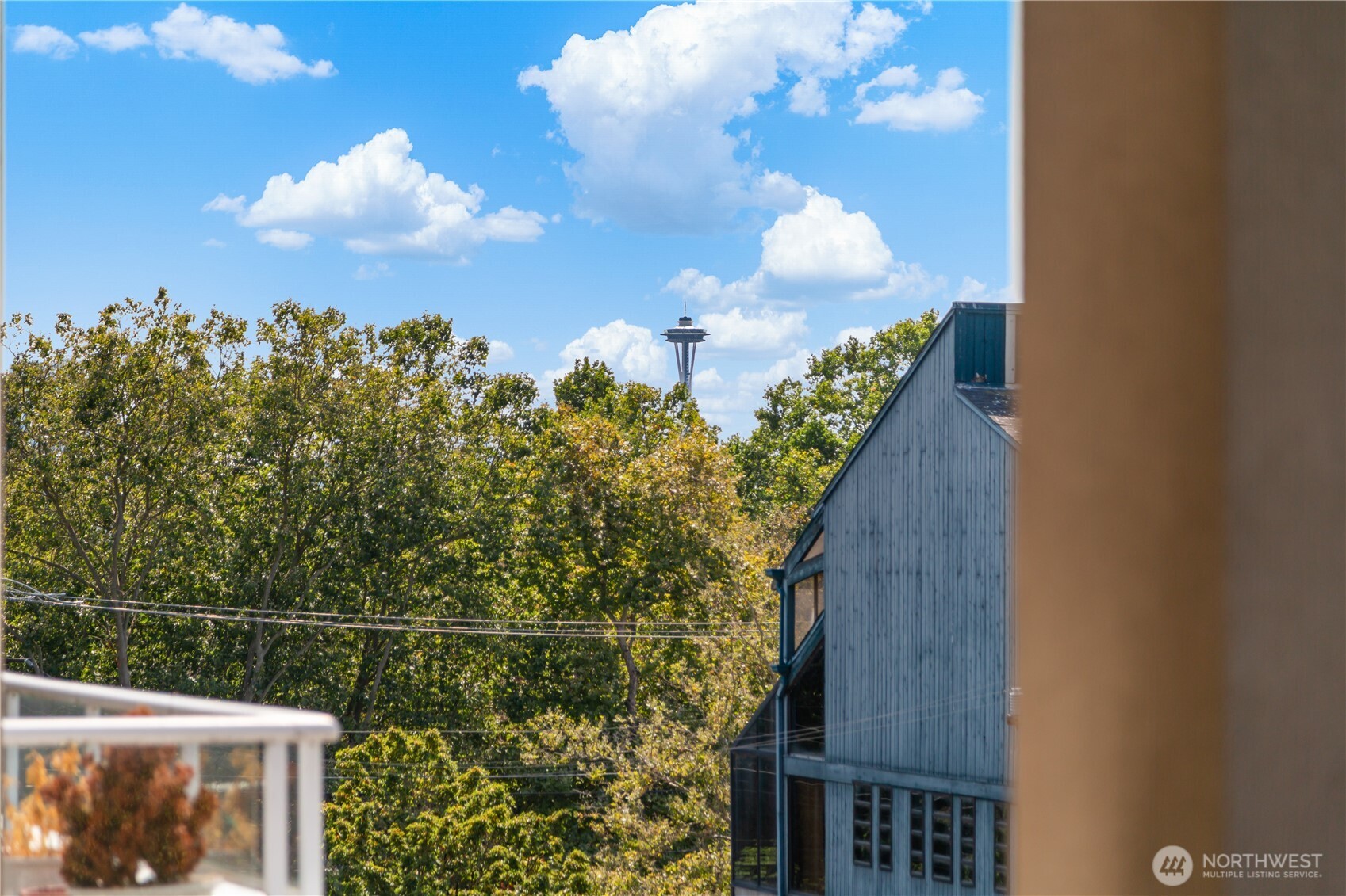 3300 Meridian Avenue N Unit: 302