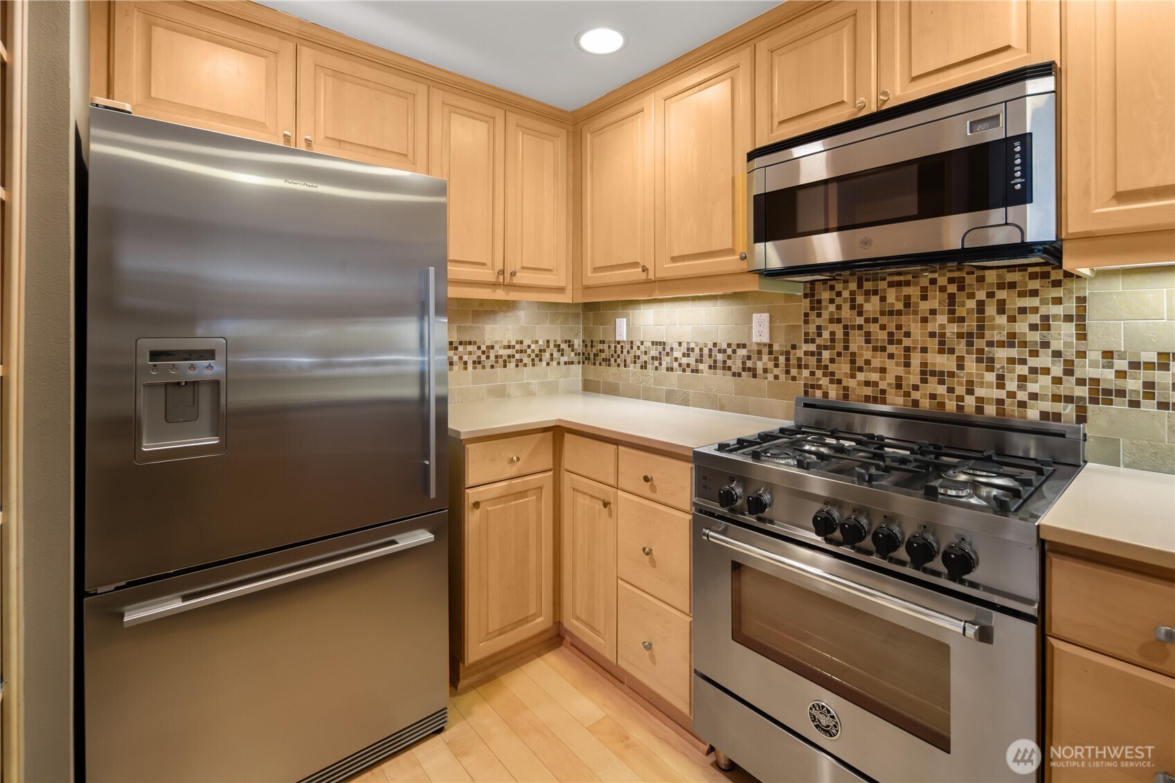 3300 Meridian Avenue N Unit: 302