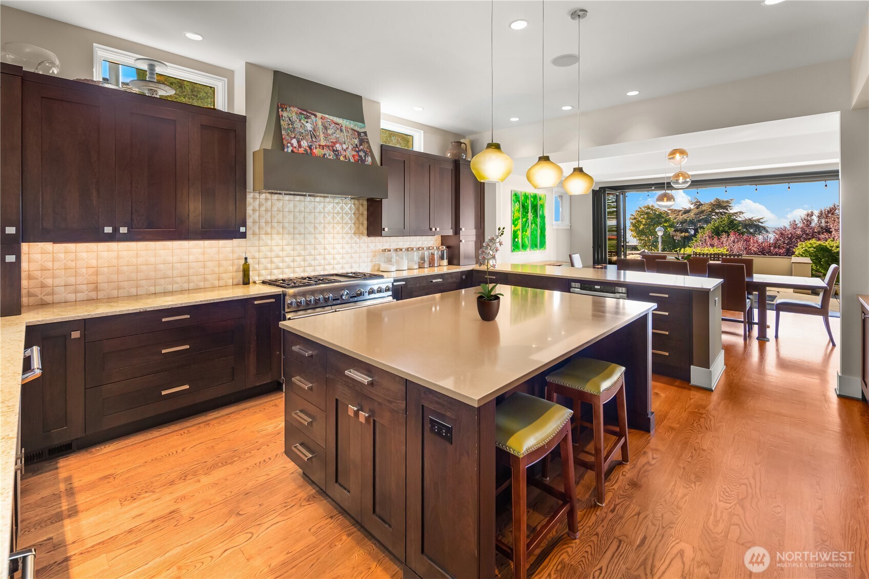 2820 Magnolia Boulevard W