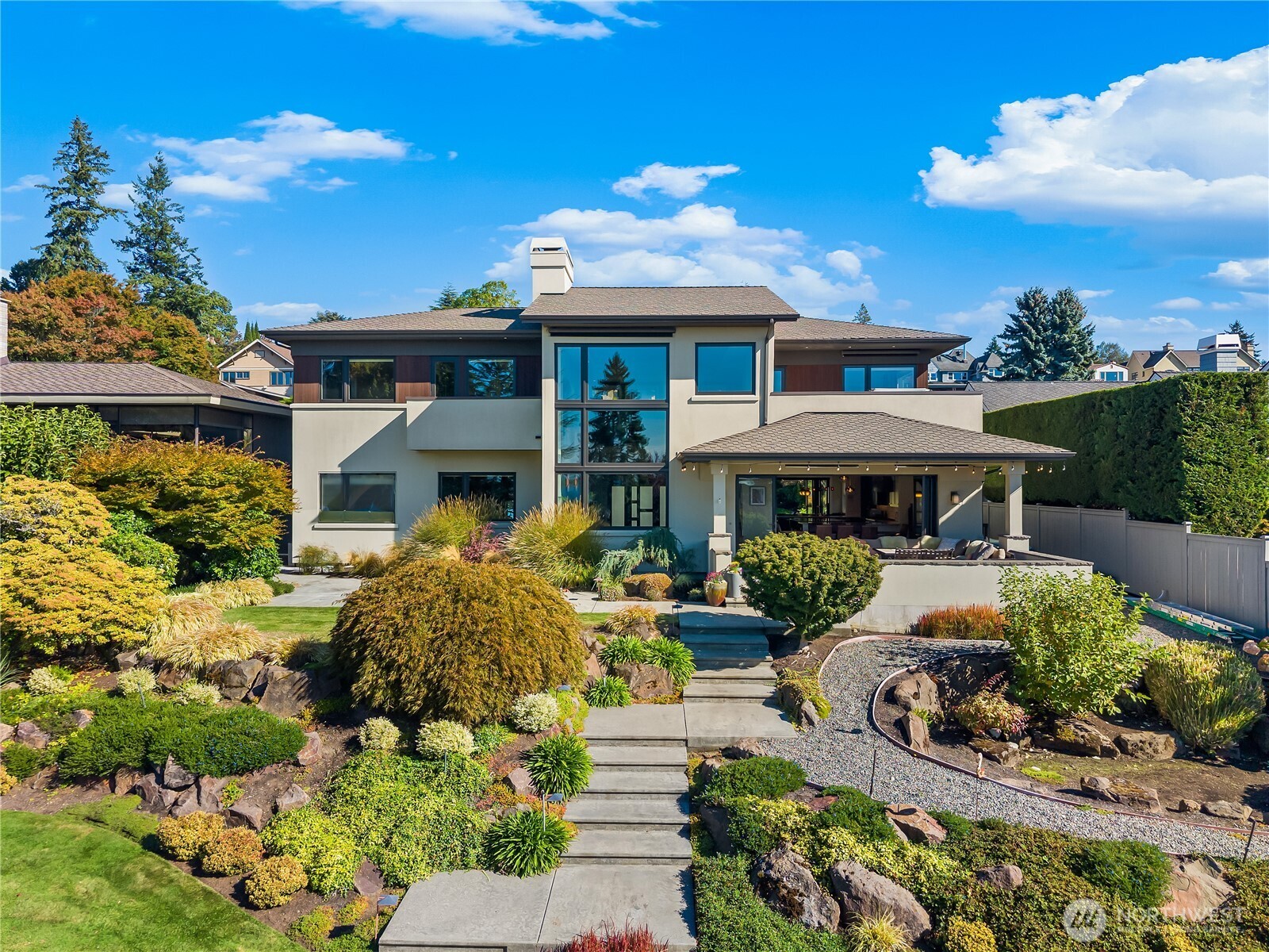 2820 Magnolia Boulevard W