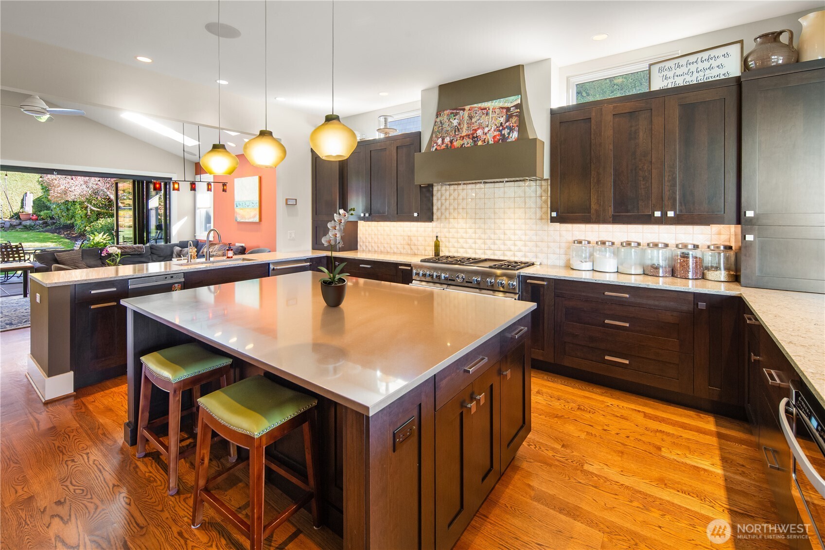 2820 Magnolia Boulevard W