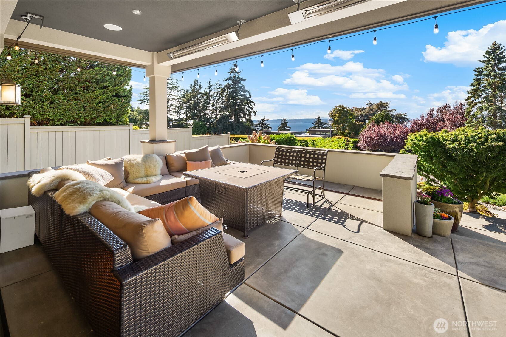 2820 Magnolia Boulevard W