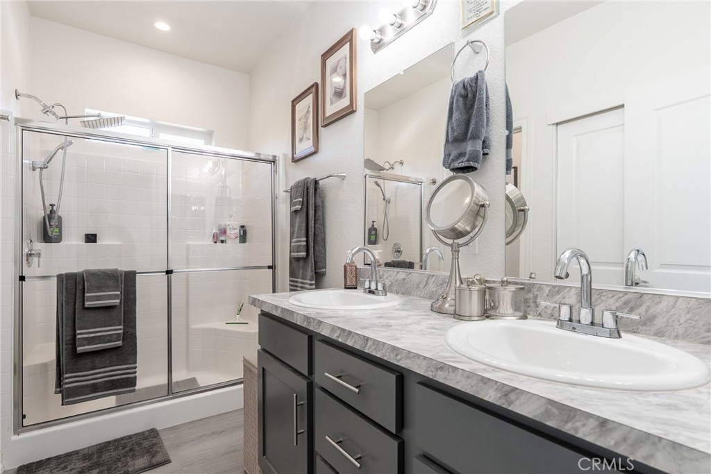 22221 Bloomfield Avenue 47