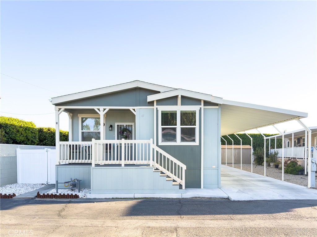22221 Bloomfield Avenue 47