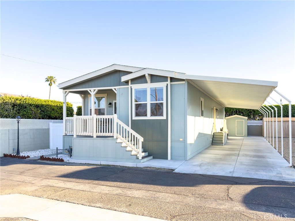 22221 Bloomfield Avenue 47