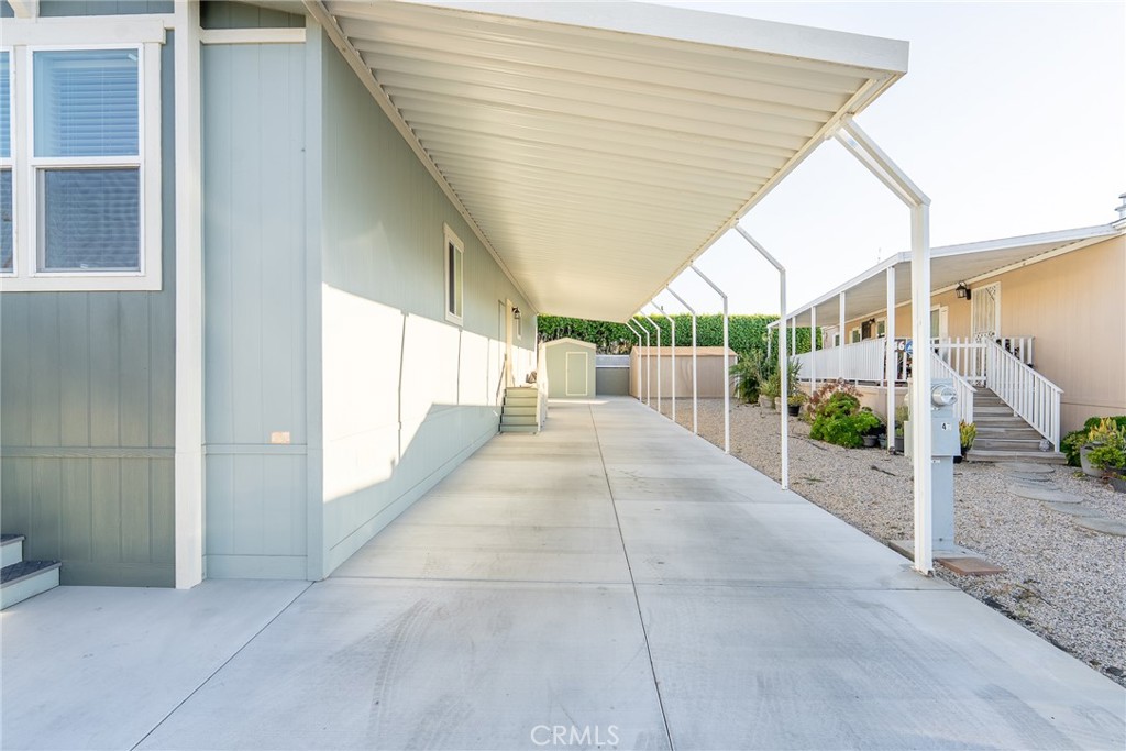 22221 Bloomfield Avenue 47