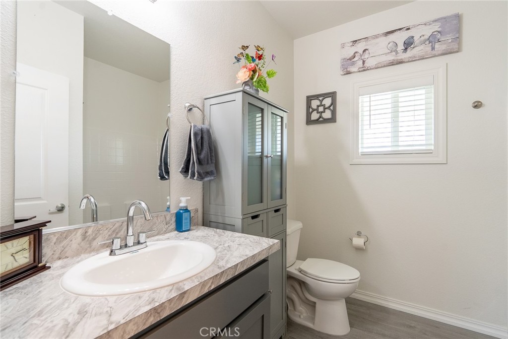 22221 Bloomfield Avenue 47