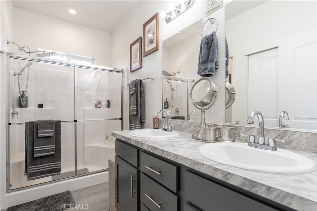 22221 Bloomfield Avenue 47