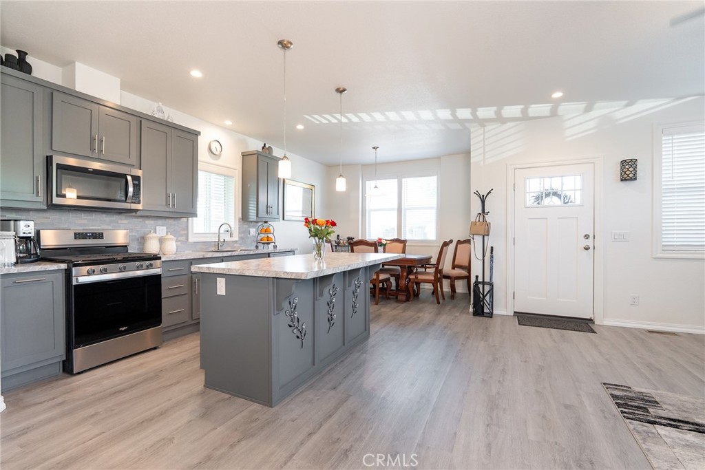 22221 Bloomfield Avenue 47