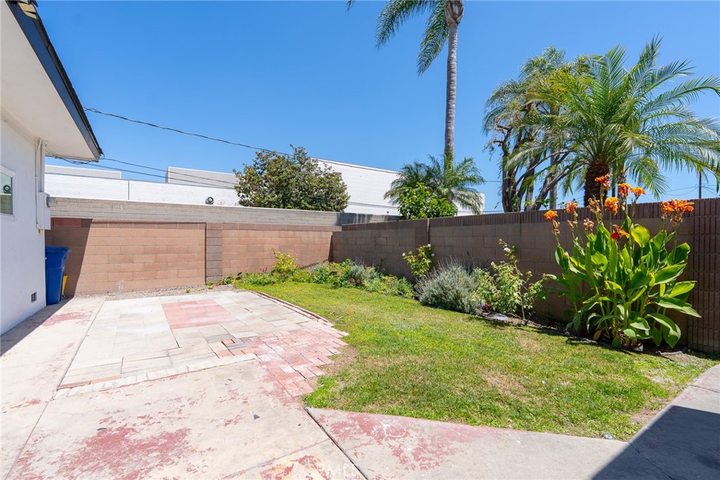 3518 W Orange Avenue