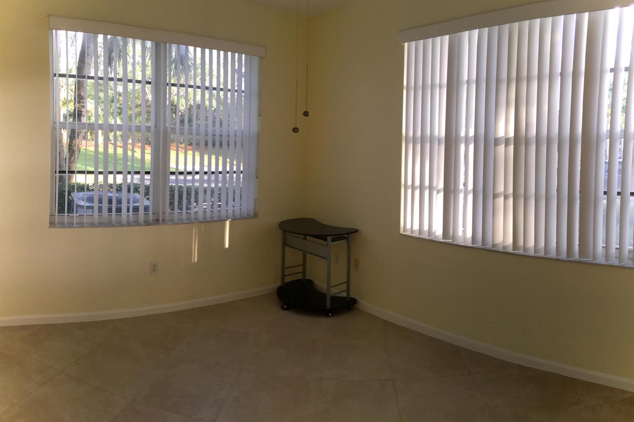 1054 University Boulevard 10