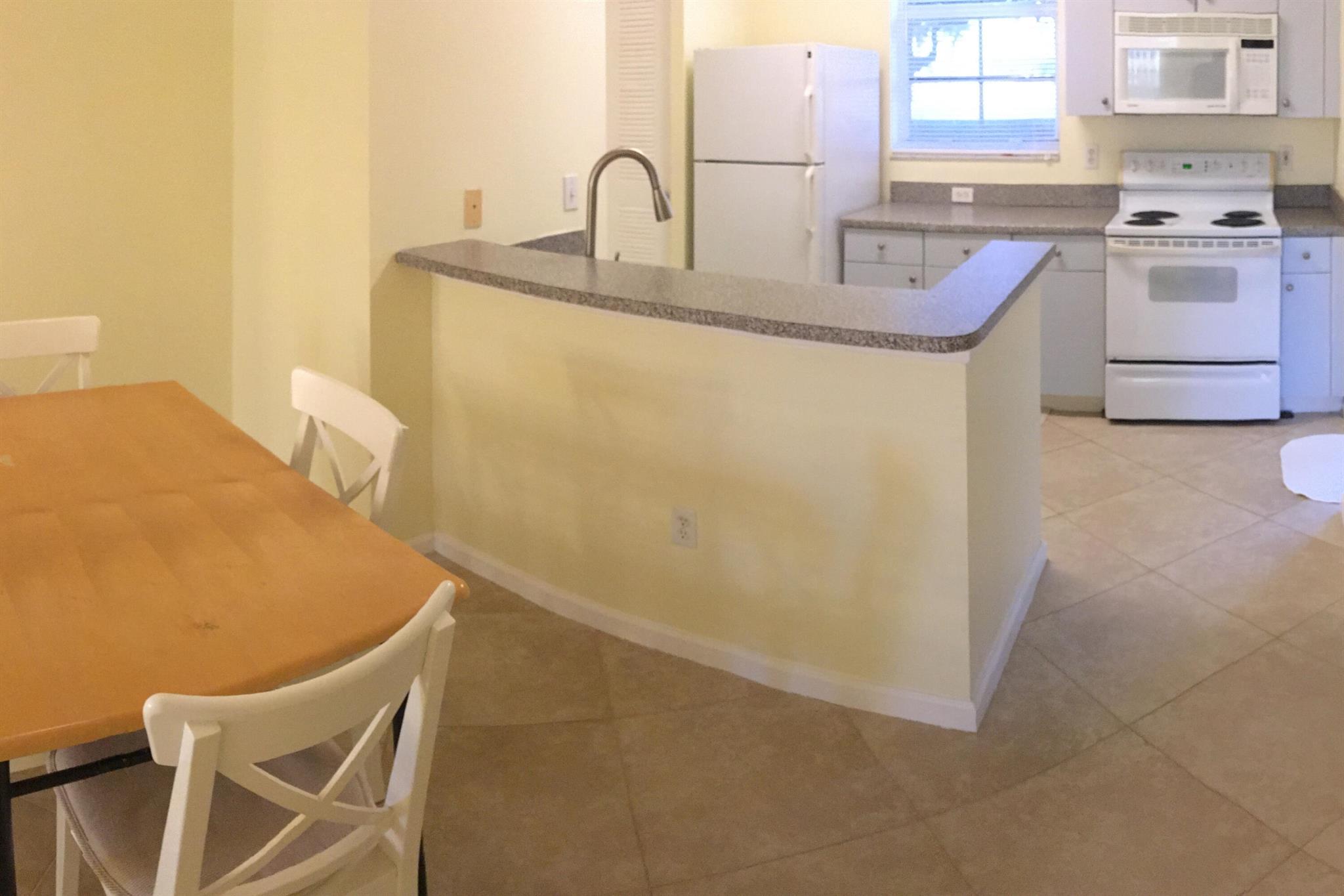 1054 University Boulevard 10