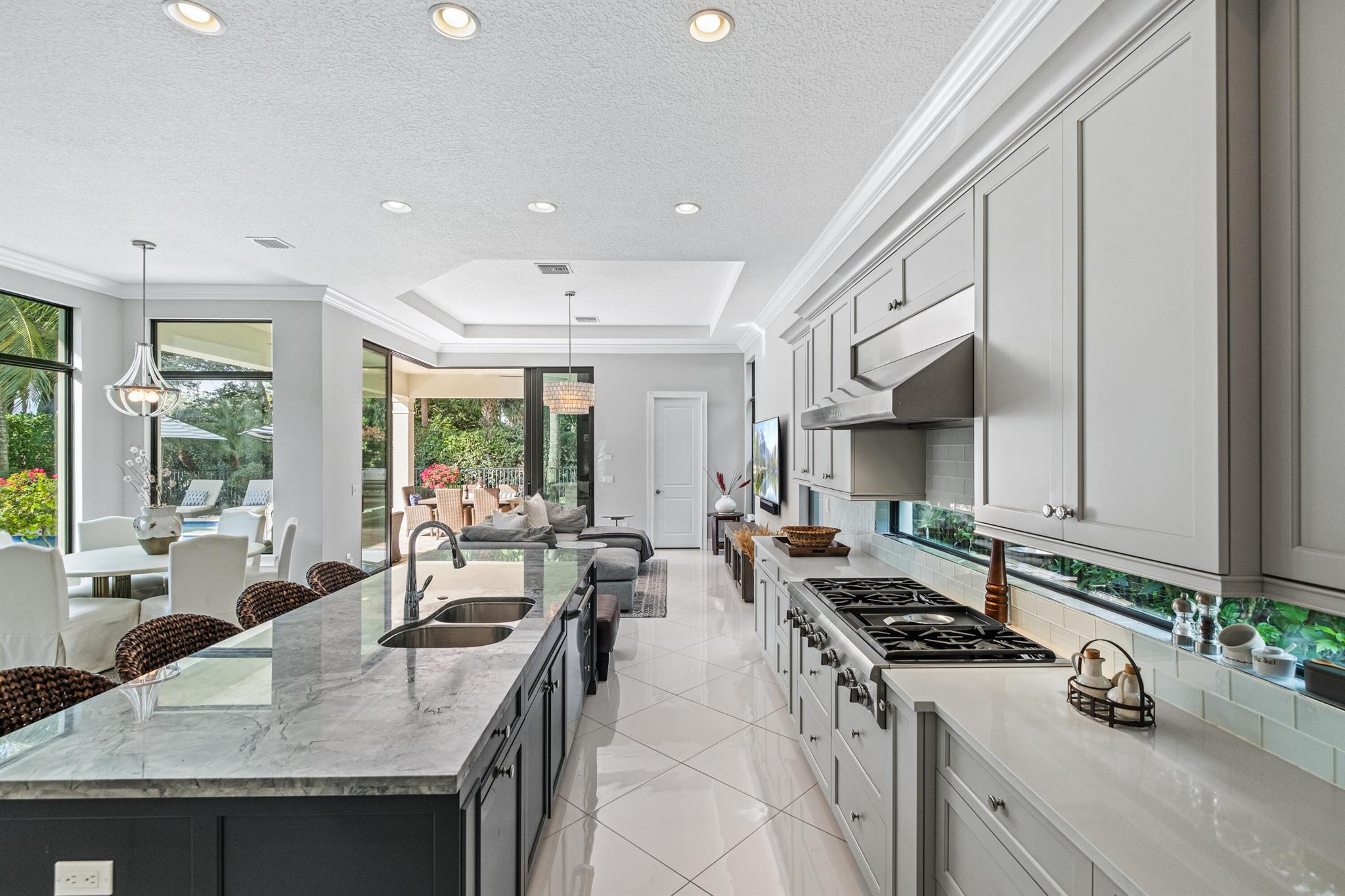 225 Gardenia Isle Drive