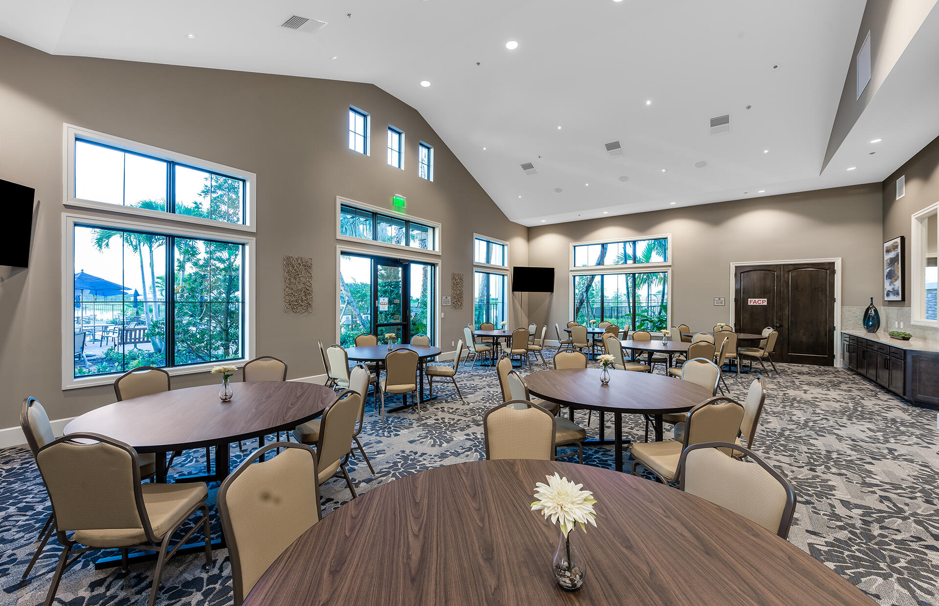 121 Echelon Crest Trail