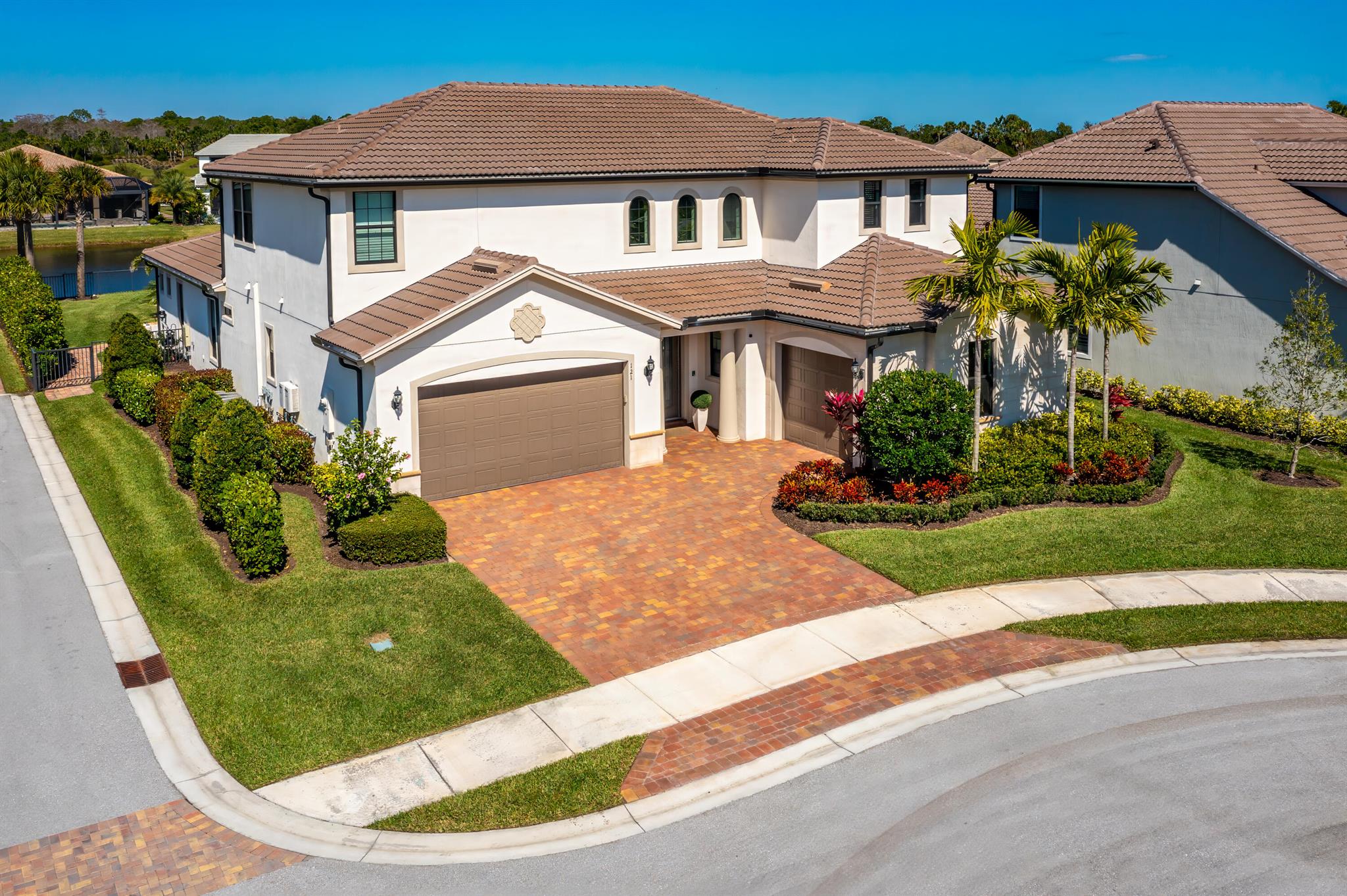 121 Echelon Crest Trail