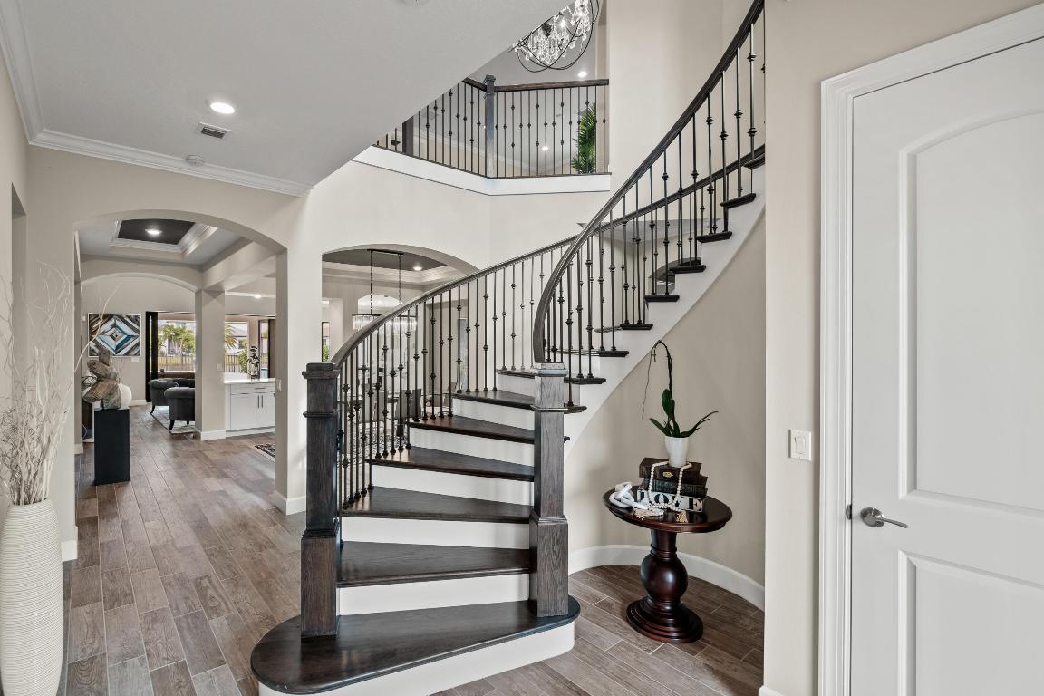 121 Echelon Crest Trail