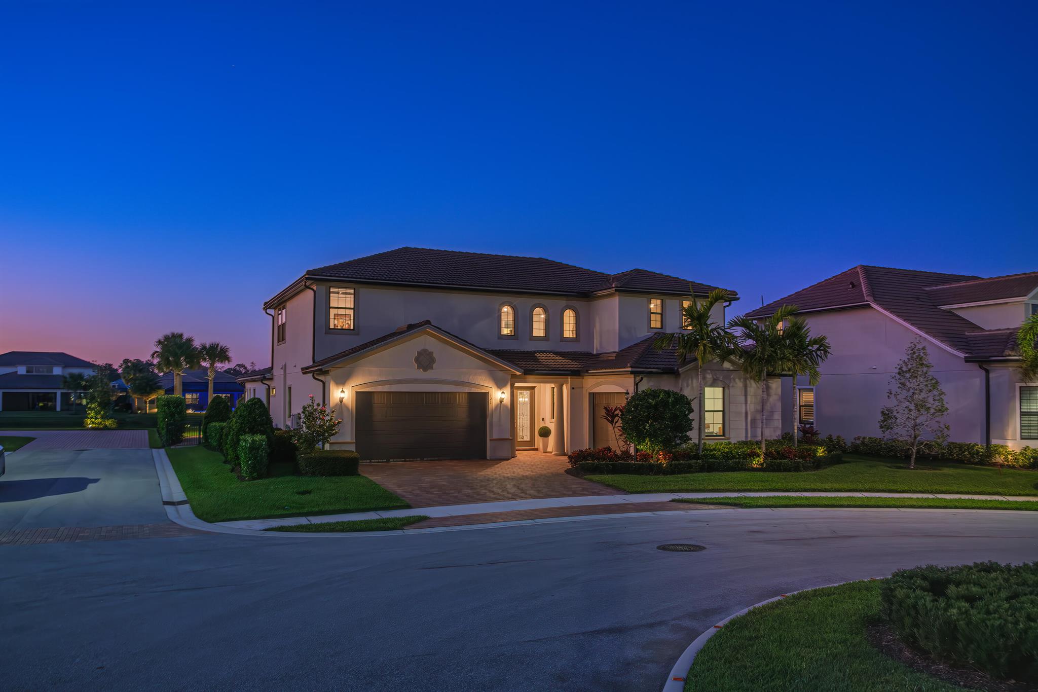 121 Echelon Crest Trail