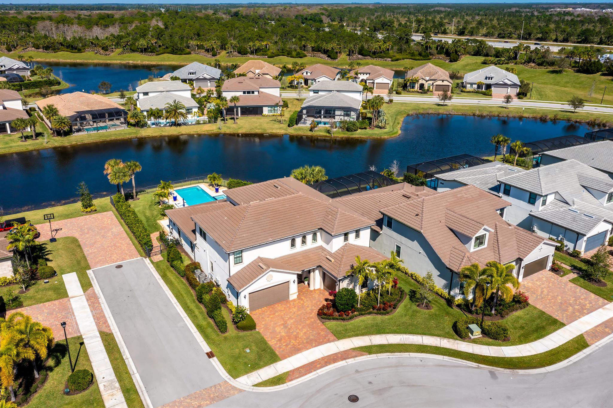 121 Echelon Crest Trail