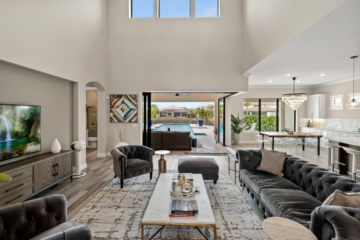 121 Echelon Crest Trail