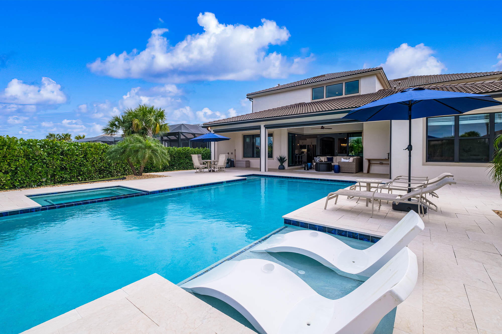 121 Echelon Crest Trail