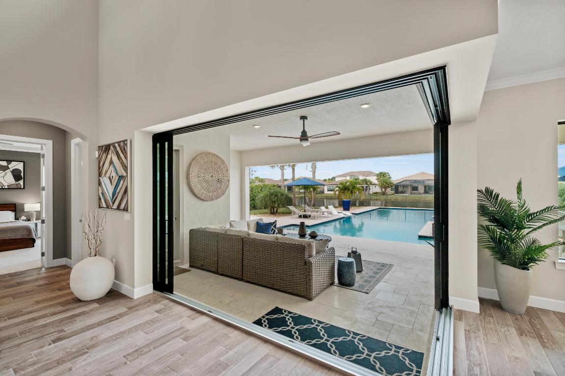 121 Echelon Crest Trail