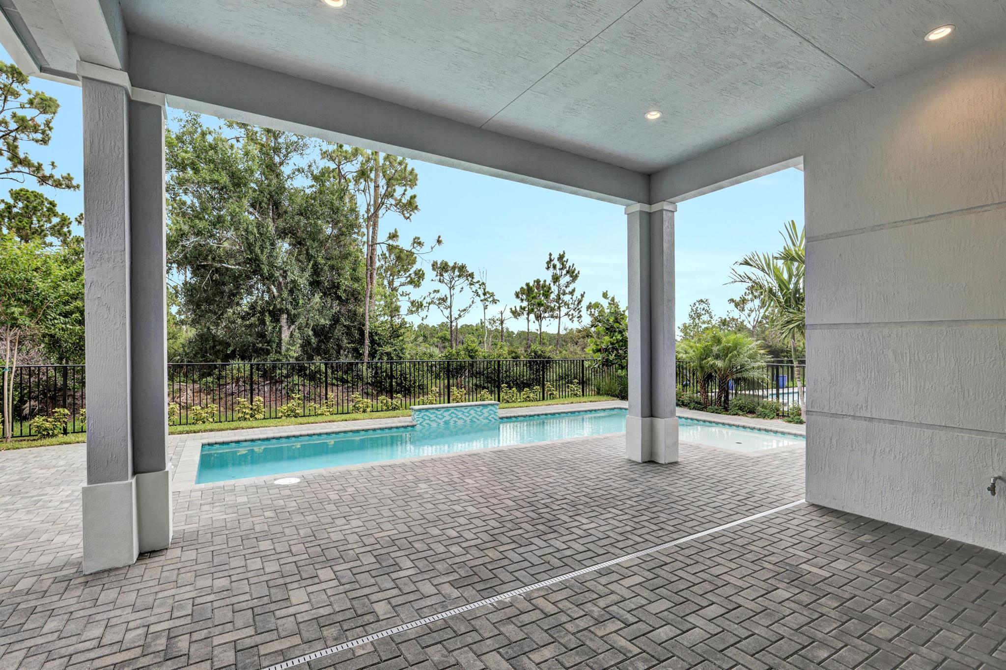 10082 Timber Creek Way