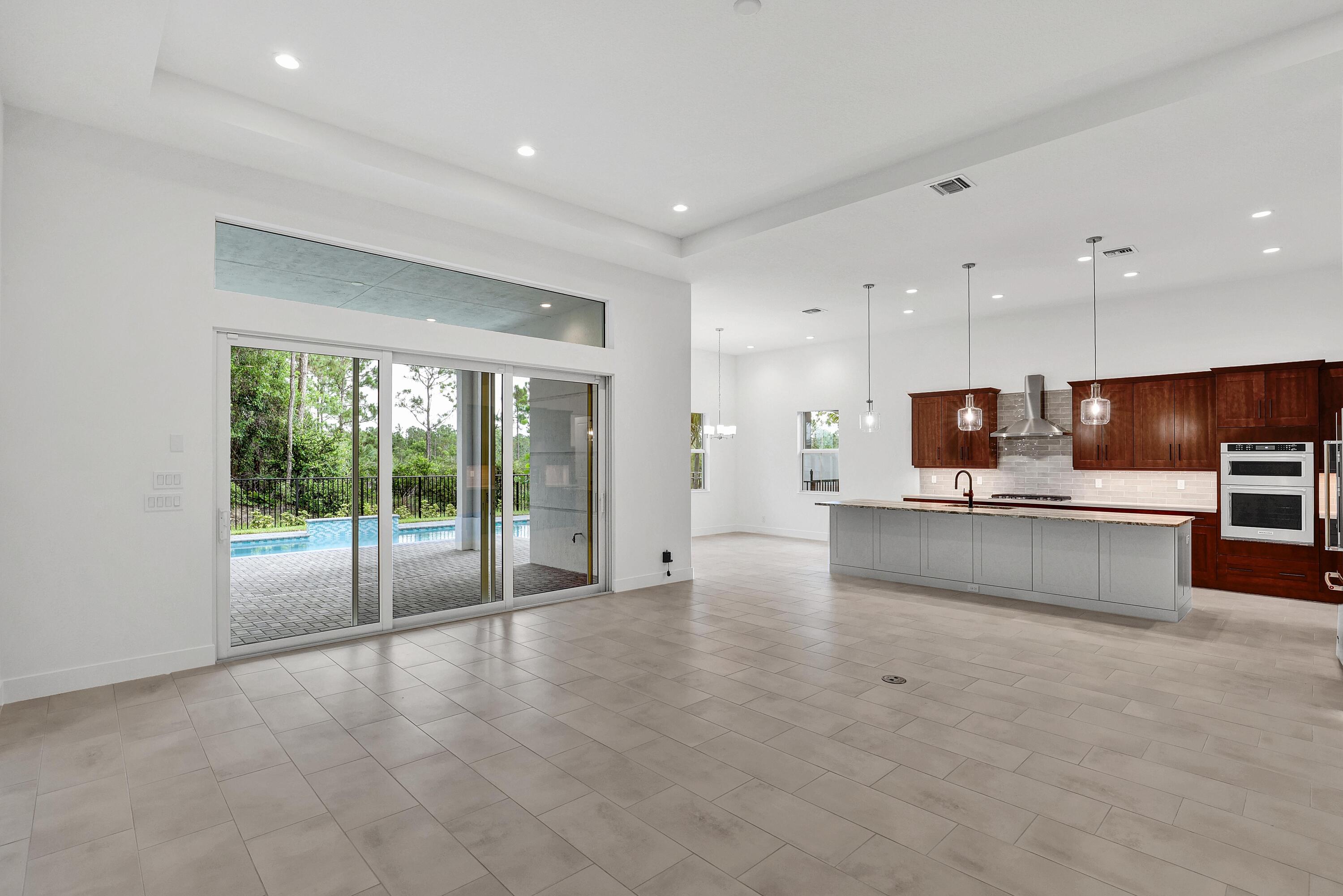 10082 Timber Creek Way