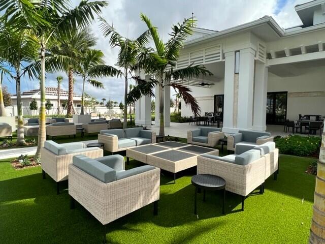 10082 Timber Creek Way