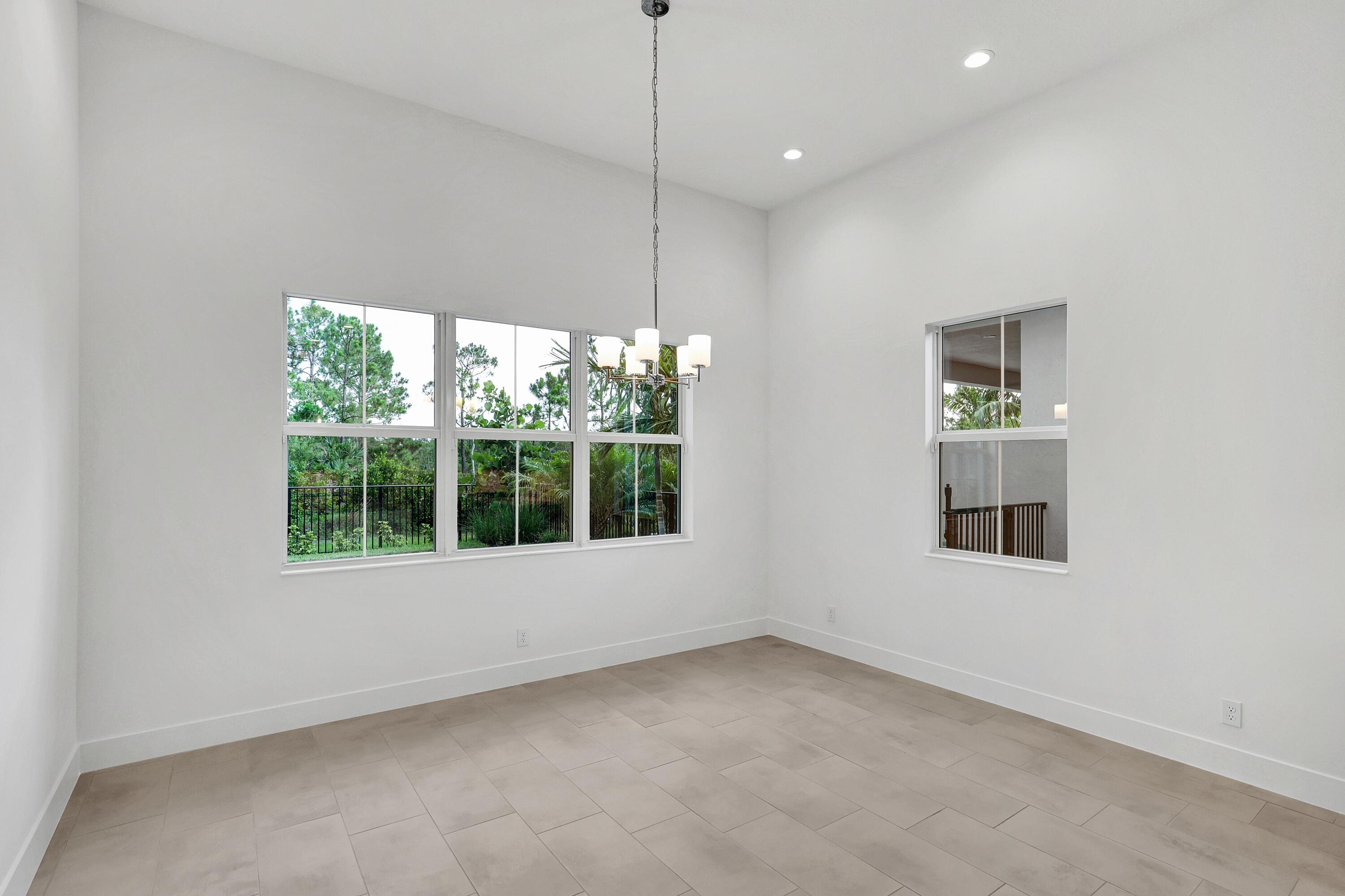 10082 Timber Creek Way