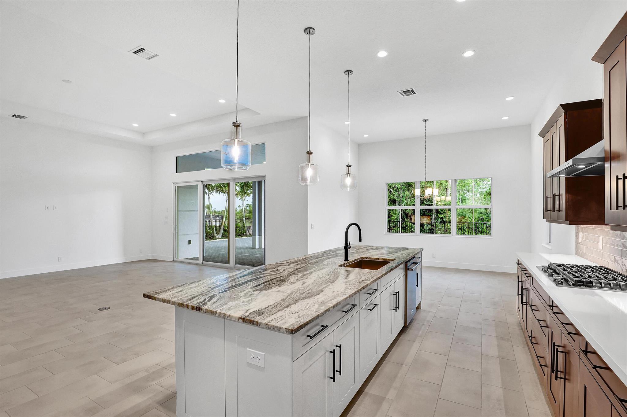 10082 Timber Creek Way