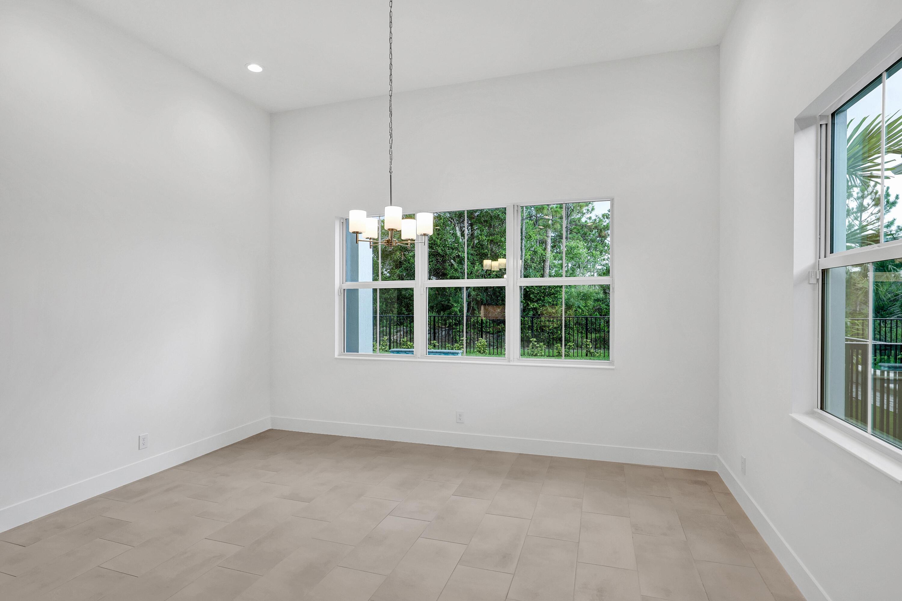 10082 Timber Creek Way