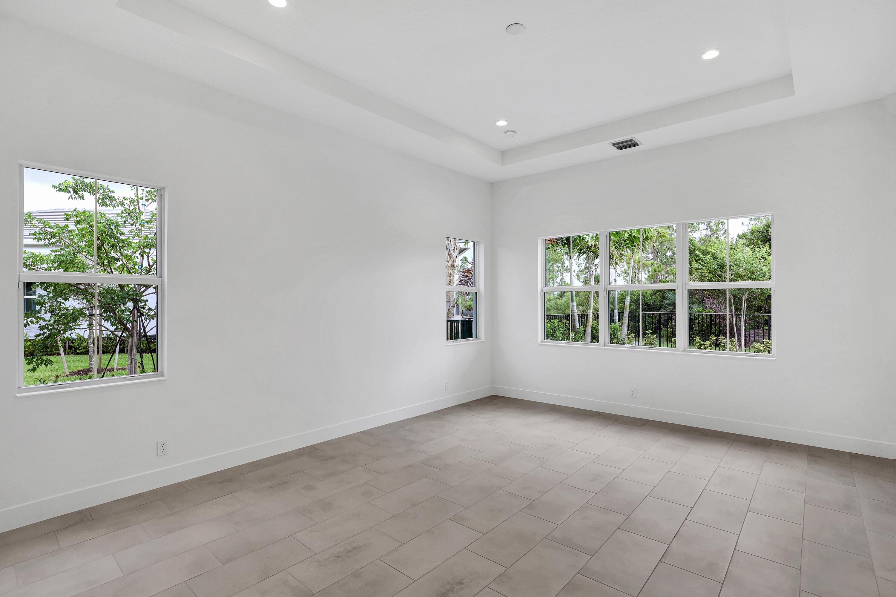 10082 Timber Creek Way